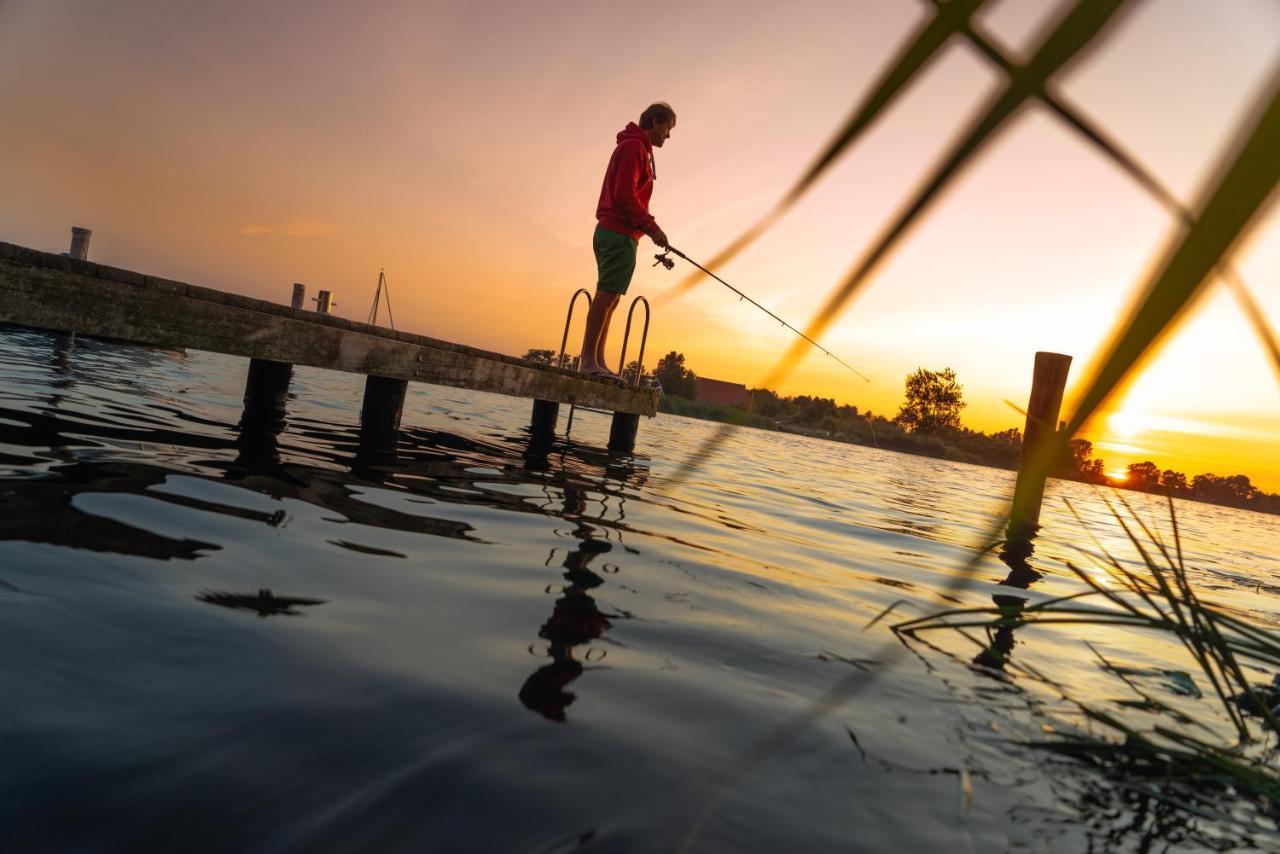 Nes  Pean-Buiten Waterlodges المظهر الخارجي الصورة